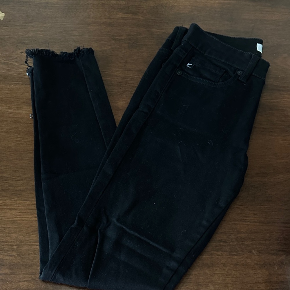 KanCan Black Ankle Jeans raw hem with zippers